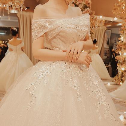 VÁY CƯỚI THIẾT KẾ CAO CẤP TRỄ VAI FAIRYTALE BRIDAL / MJUSTUDIO