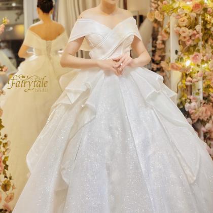 VÁY CƯỚI THIẾT KẾ TRỄ VAI CÔNG CHÚA LẤP LÁNH FAIRYTALE BRIDAL / MJUSTUDIO