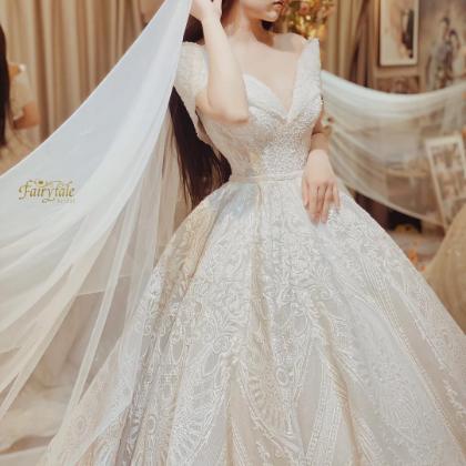 VÁY CƯỚI THIÊT KẾ TRỄ VAI ĐÍNH KẾT THỦ CÔNG FAIRYTALE BRIDAL/ MJUSTUDIO