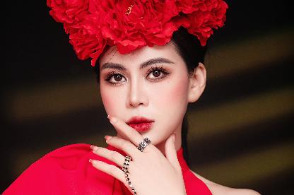 DOANH NHÂN PHẠM HƯƠNG TRONG CONCEPT CHÀO HÈ RỰC RỠ