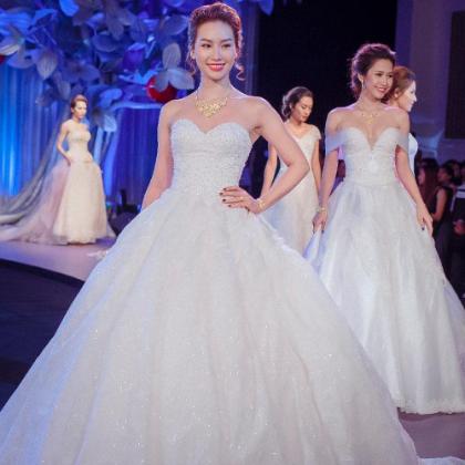 FAIRYTALE BRIDAL & PNJ TRONG SHOW DIỄN NGỌC NGÀ