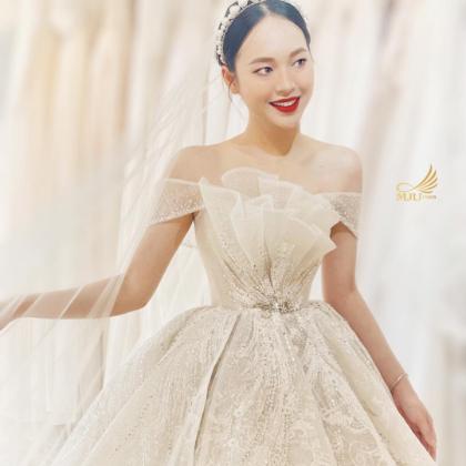 Á HẬU VIỆT NAM 2022 TRỊNH THUỲ LINH TOẢ SÁNG VỚI VÁY CƯỚI FAIRYTALE BRIDAL