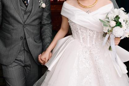 CÔ DÂU MẶC VÁY CƯỚI CÔNG CHÚA FAIRYTALE BRIDAL | MJUSTUDIO