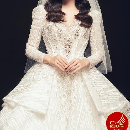 VÁY  CƯỚI THIẾT KẾ DÀI TAY SANG TRỌNG CỔ ĐIỂN BY FAIRYTALE BRIDAL