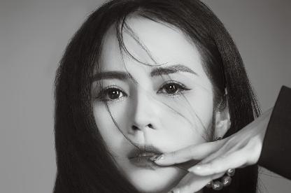 CHỦ TỊCH THANH HƯƠNG BÙI THÁN THÁI TRONG BỘ ẢNH THỰC HIỆN BỚI MJU STUDIO