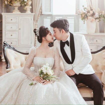 BỘ ẢNH CƯỚI STUDIO TỰ NHIÊN VÀ TÌNH CẢM CỦA MJU STUDIO